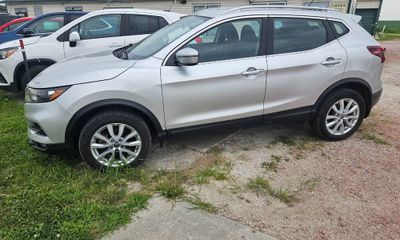 2022 Nissan Rogue Sport SV