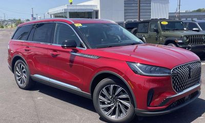 2026 Lincoln Aviator Base
