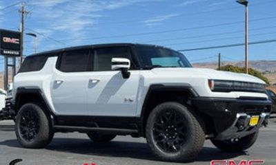 2025 GMC Hummer EV SUV 2X