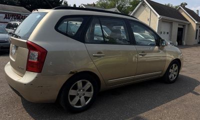 2008 Kia Rondo UN