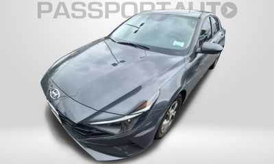 2023 Hyundai Elantra SE