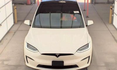 2022 Tesla Model X Plaid