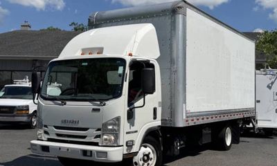 2022 Isuzu NPR-HD LOW CAB Forward