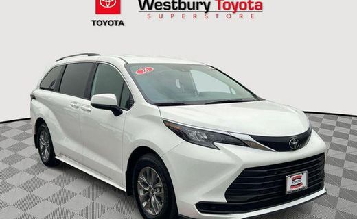 2026 Toyota Sienna LE