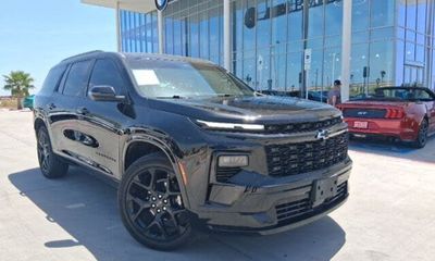 2025 Chevrolet Traverse RS