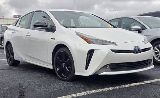 2021 Toyota Prius LE