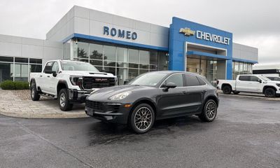 2018 Porsche Macan S