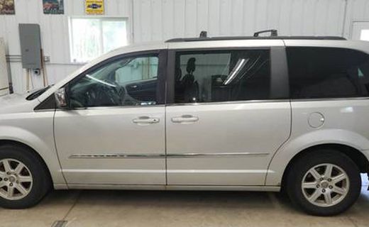 2012 Chrysler Town AND Country