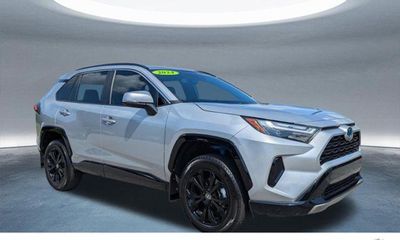 2024 Toyota RAV4 SE