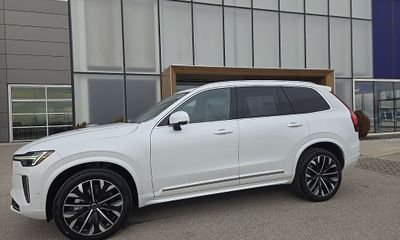 2026 Volvo XC90 Plus Bright