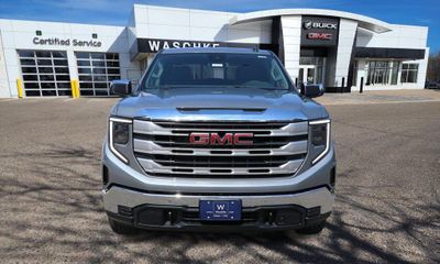 2026 GMC Sierra SLE
