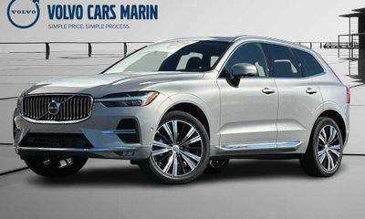 2023 Volvo XC60 Plus Bright