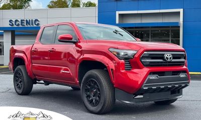 2025 Toyota Tacoma SR5