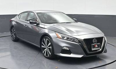 2022 Nissan Altima SR