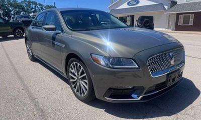 2017 Lincoln Continental Select