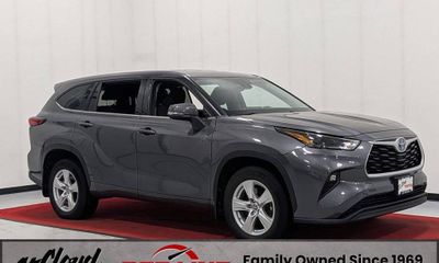 2022 Toyota Highlander LE