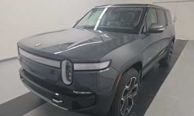 2024 Rivian R1S Adventure