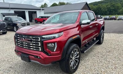 2023 GMC Canyon Denali