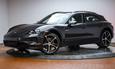 2025 Porsche Taycan 4S Cross Turismo