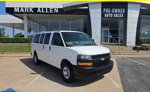 2020 Chevrolet Express LS