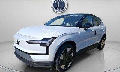 2026 Volvo EX30 Plus