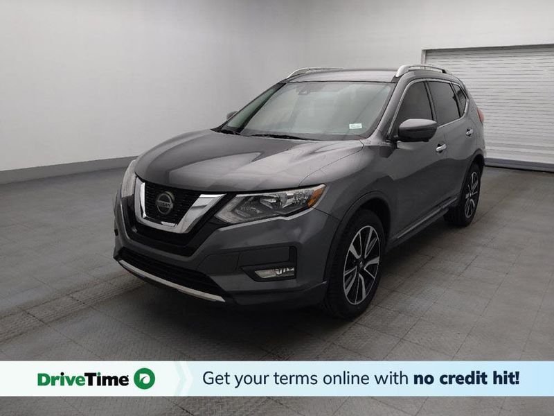 2020 Nissan Rogue — a typically priced live listing