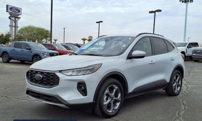 2025 Ford Escape ST Line Select