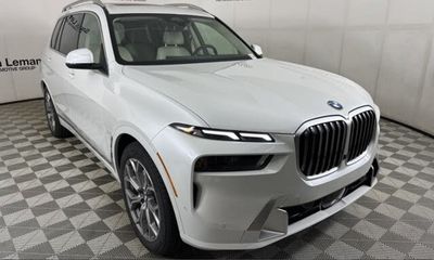 2025 BMW X7 XDRIVE40I