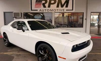 2015 Dodge Challenger SXT Plus