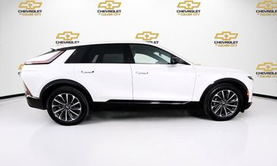 2025 Cadillac Lyriq Sport 1