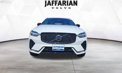 2026 Volvo XC60 Core