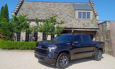 2024 Chevrolet Silverado RST