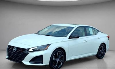 2023 Nissan Altima SR