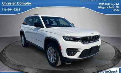 2025 Jeep Grand Cherokee Laredo Altitude