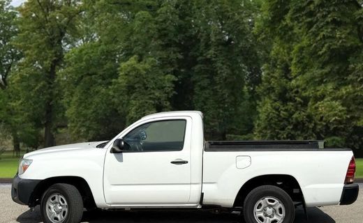 2013 Toyota Tacoma Delux