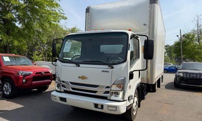 2023 Chevrolet LOW CAB Forward Standard