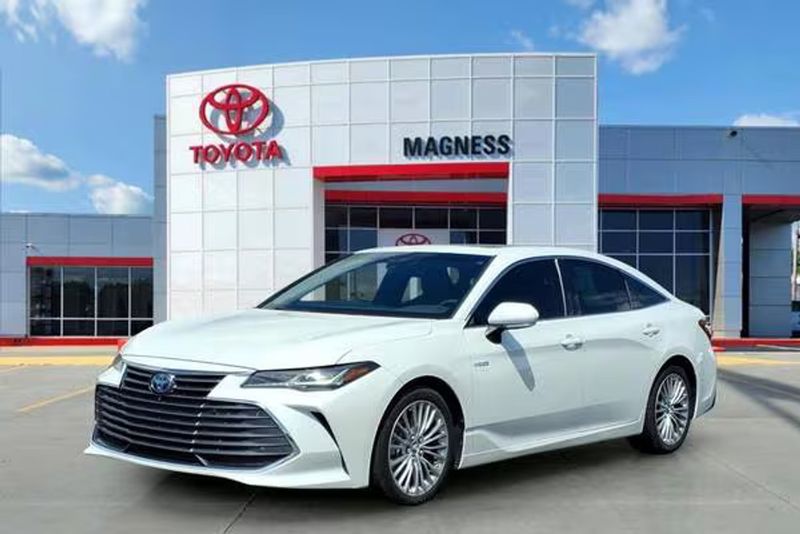 2019 Toyota Avalon — a typically priced live listing