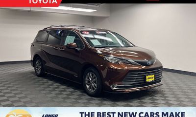 2021 Toyota Sienna XLE Plus Package