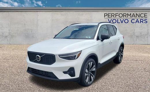 2026 Volvo XC40 Ultra Dark