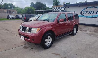 2005 Nissan Pathfinder LE