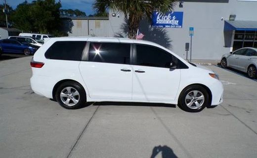 2018 Toyota Sienna L