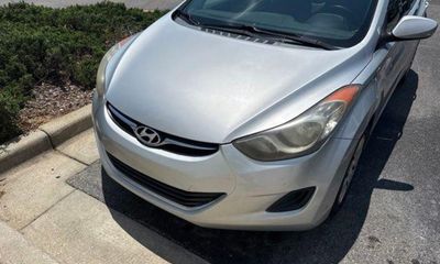 2011 Hyundai Elantra GLS Middle Grade