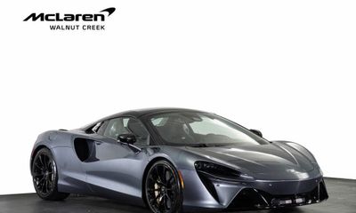 2026 McLaren Artura
