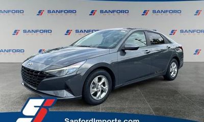 2023 Hyundai Elantra SE