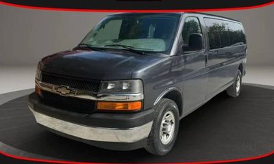2017 Chevrolet Express Passenger LT EXT