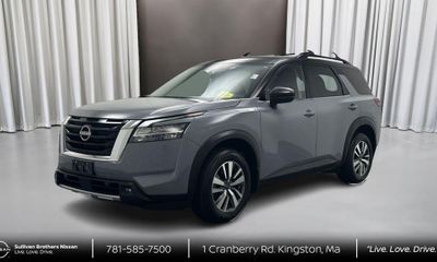 2024 Nissan Pathfinder SL