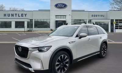 2024 Mazda CX-90 Premium Package