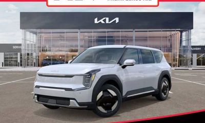 2026 Kia EV9 Light SR