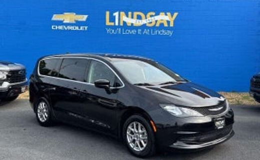 2023 Chrysler Voyager LX