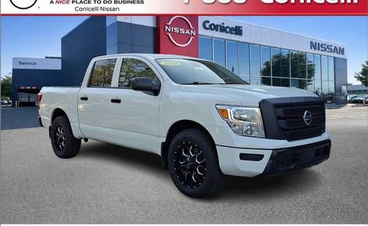 2022 Nissan Titan SV